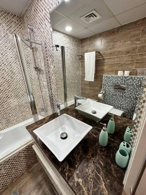 Beauty Of Marina In Our 2br Aptmnt Apartment Dubai